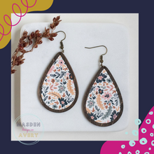 Load image into Gallery viewer, Spring Floral Teardrop